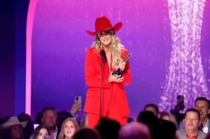 Lainey Wilson Wins Female Artist of the Year at 2024 ACM Awards